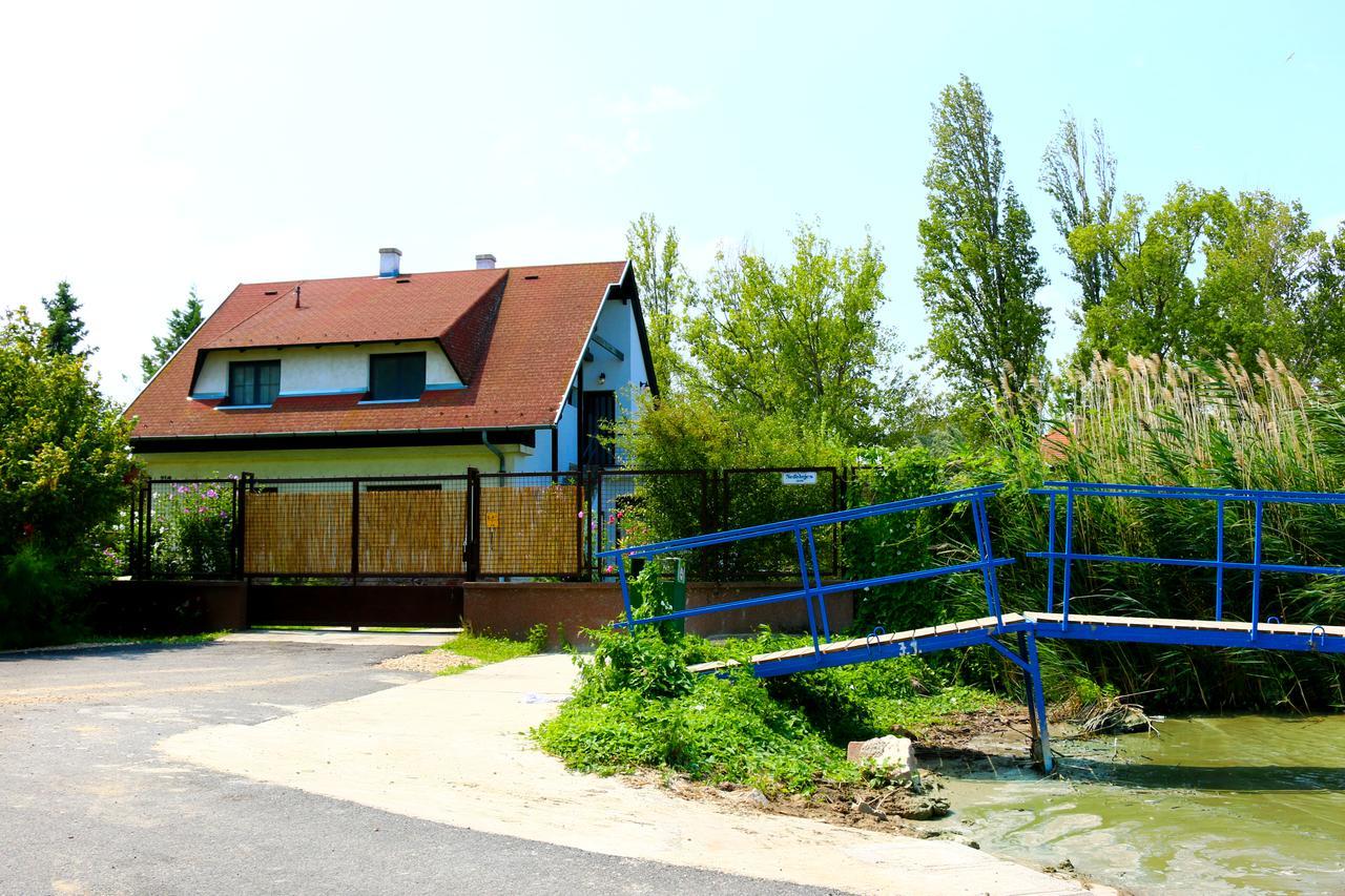 Nefelejcs Villa Zamardi Bagian luar foto